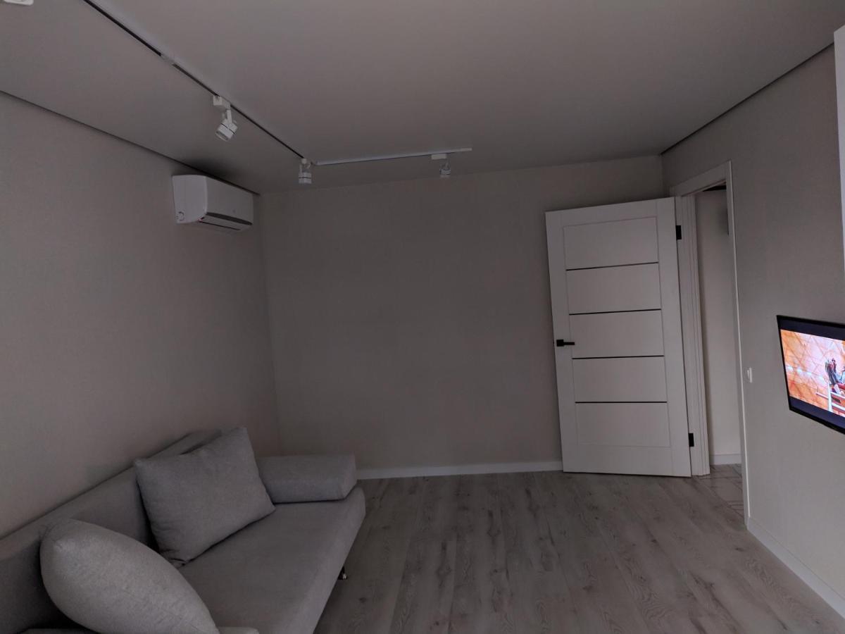 Cozy 75 apart in Center - 2х комнатная квартира в Центре Кропивницкого Кропивницкий Экстерьер фото